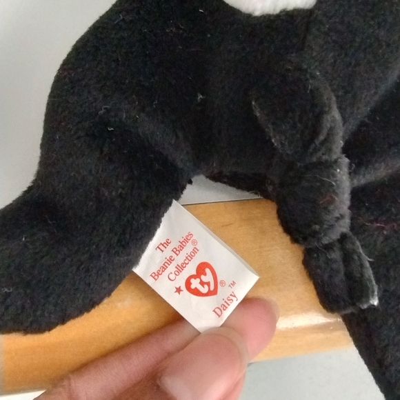 ✓TY Beanie Babies Collectible Rare (Daisy) Cow Stuffed Toys - Picture 9 of 10